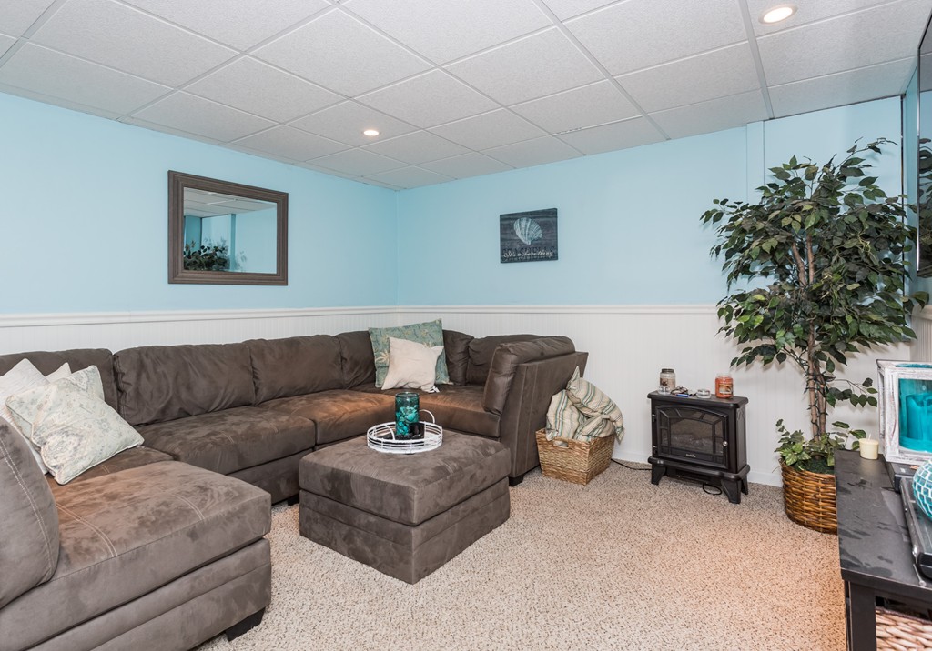 56 Bruce Street Springfield, MA 01119 - Photo 27 of 30