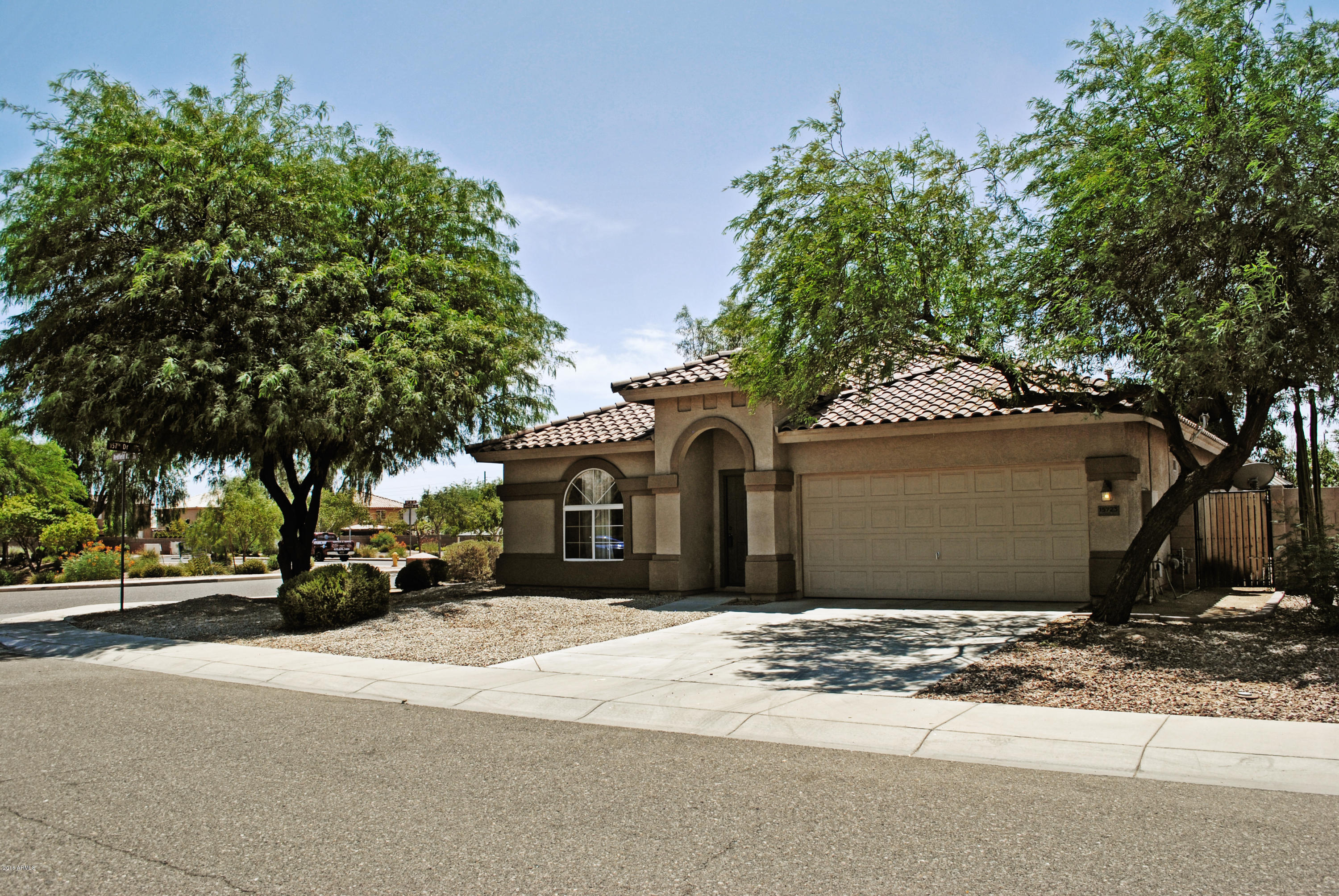 15723 West Redfield Road Surprise, AZ 85379 - Photo 2 of 11 front6