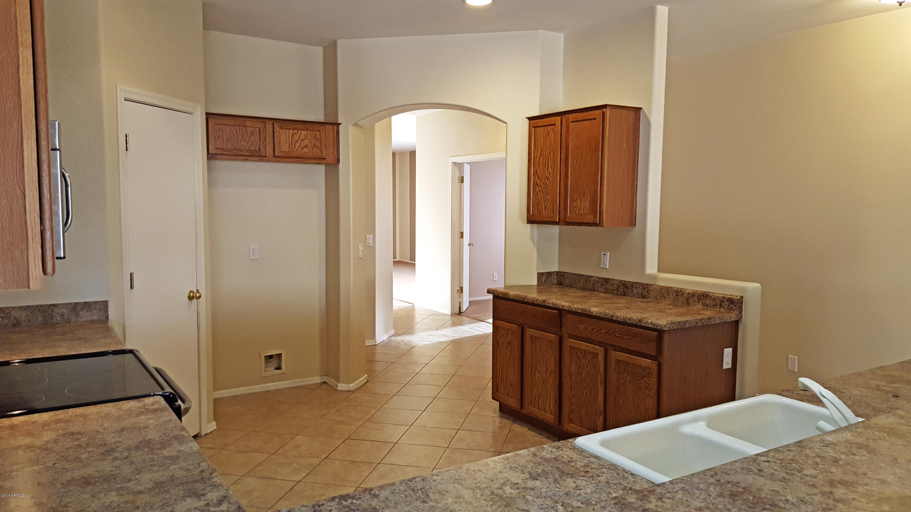 15723 West Redfield Road Surprise, AZ 85379 - Photo 4 of 11 kitchen2