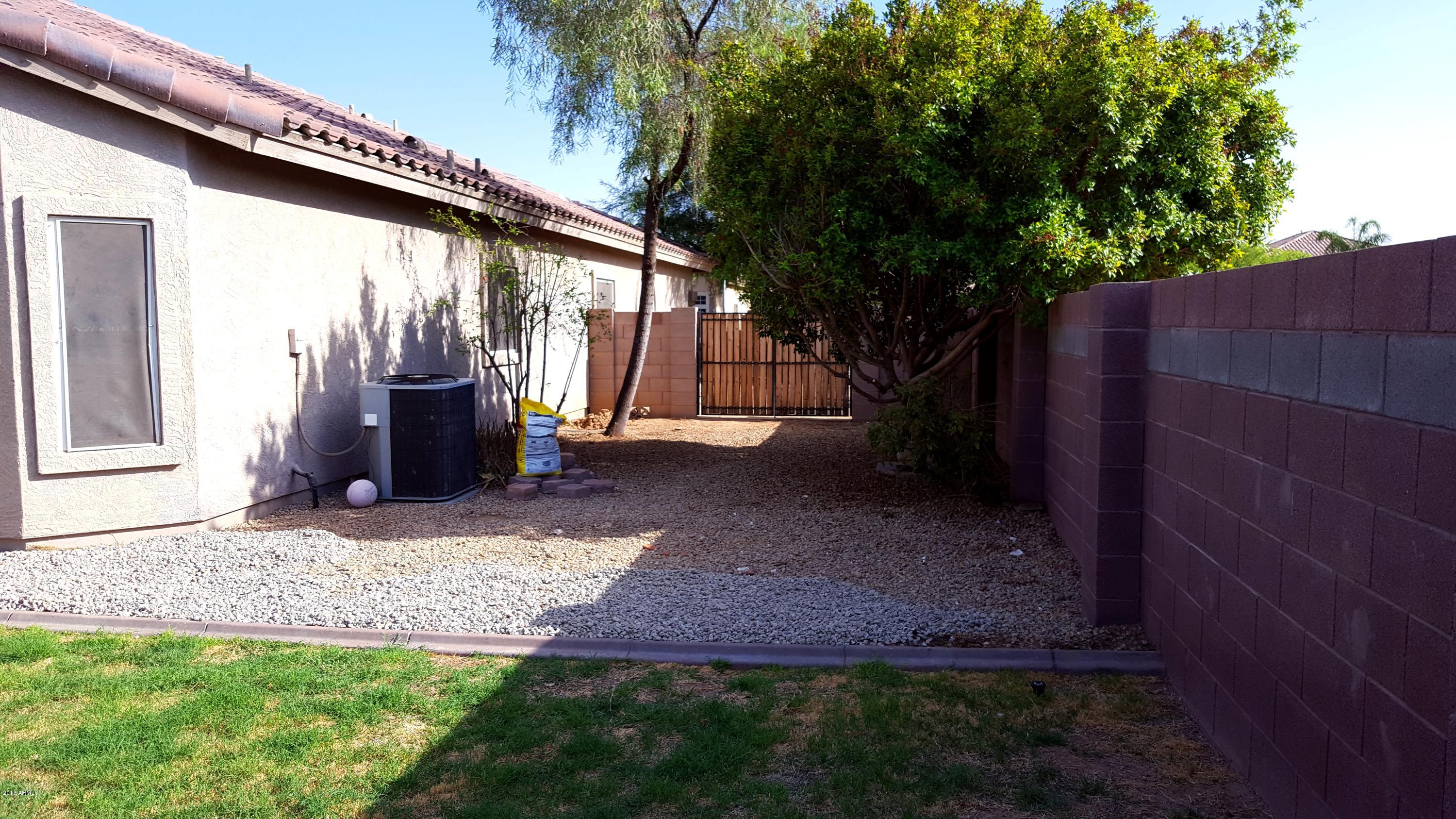 15723 West Redfield Road Surprise, AZ 85379 - Photo 9 of 11 20160722_081352