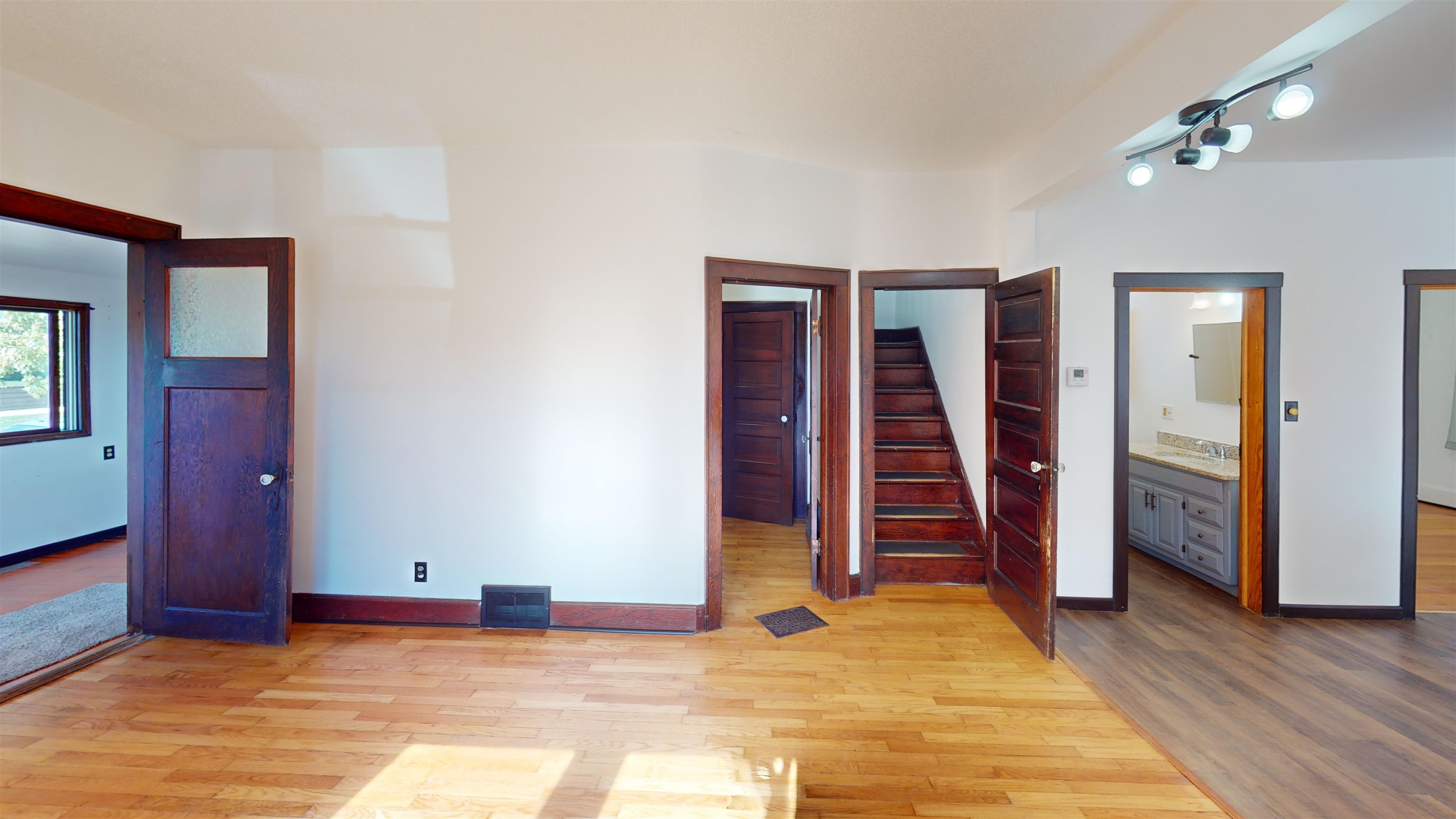 700 Kane Street La Crosse, WI 54603 - Photo 16 of 34