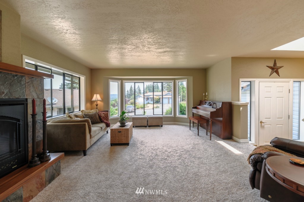 1105 West Racine Street Bellingham, WA 98229 - Photo 3 of 25 Gallery Image 3