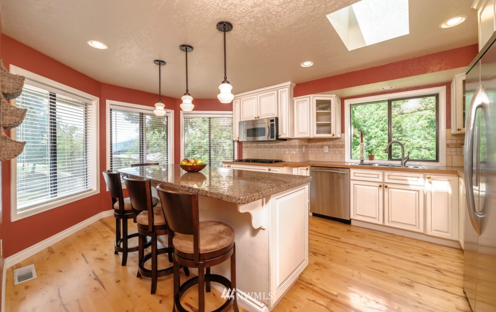1105 West Racine Street Bellingham, WA 98229 - Photo 6 of 25 Gallery Image 6