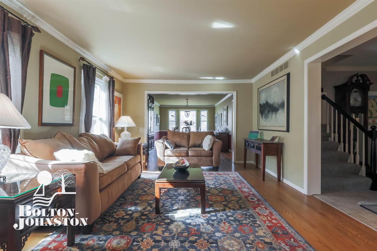 1043 Audubon Road Grosse Pointe, MI 48230 - Photo 8 of 39 Living Room