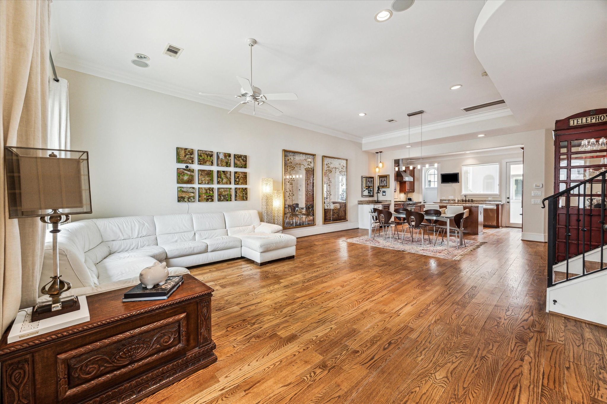 5213 Feagan Street, Unit A Houston, TX 77007 - Photo 17 of 47 Another view of the living area.