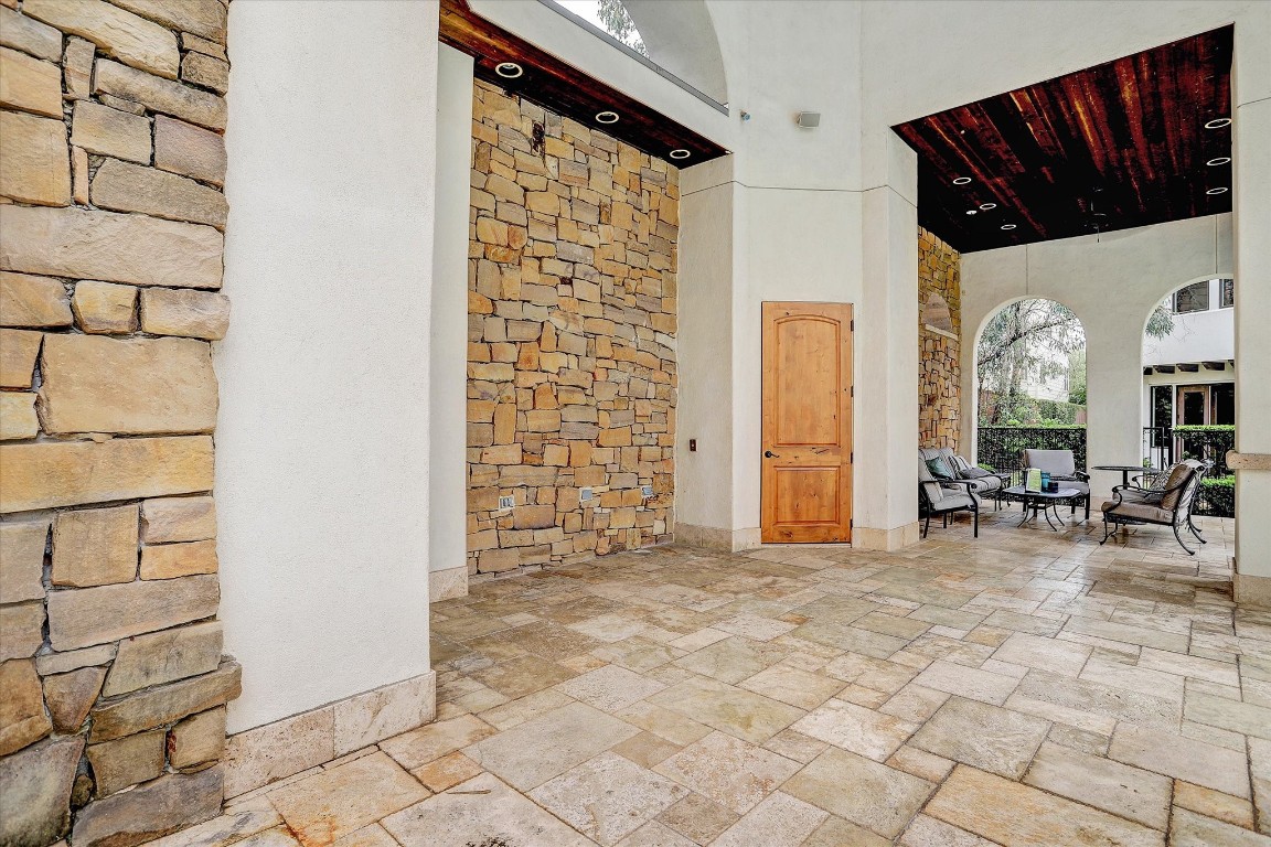 5213 Feagan Street, Unit A Houston, TX 77007 - Photo 44 of 47 a view of entryway with a couch