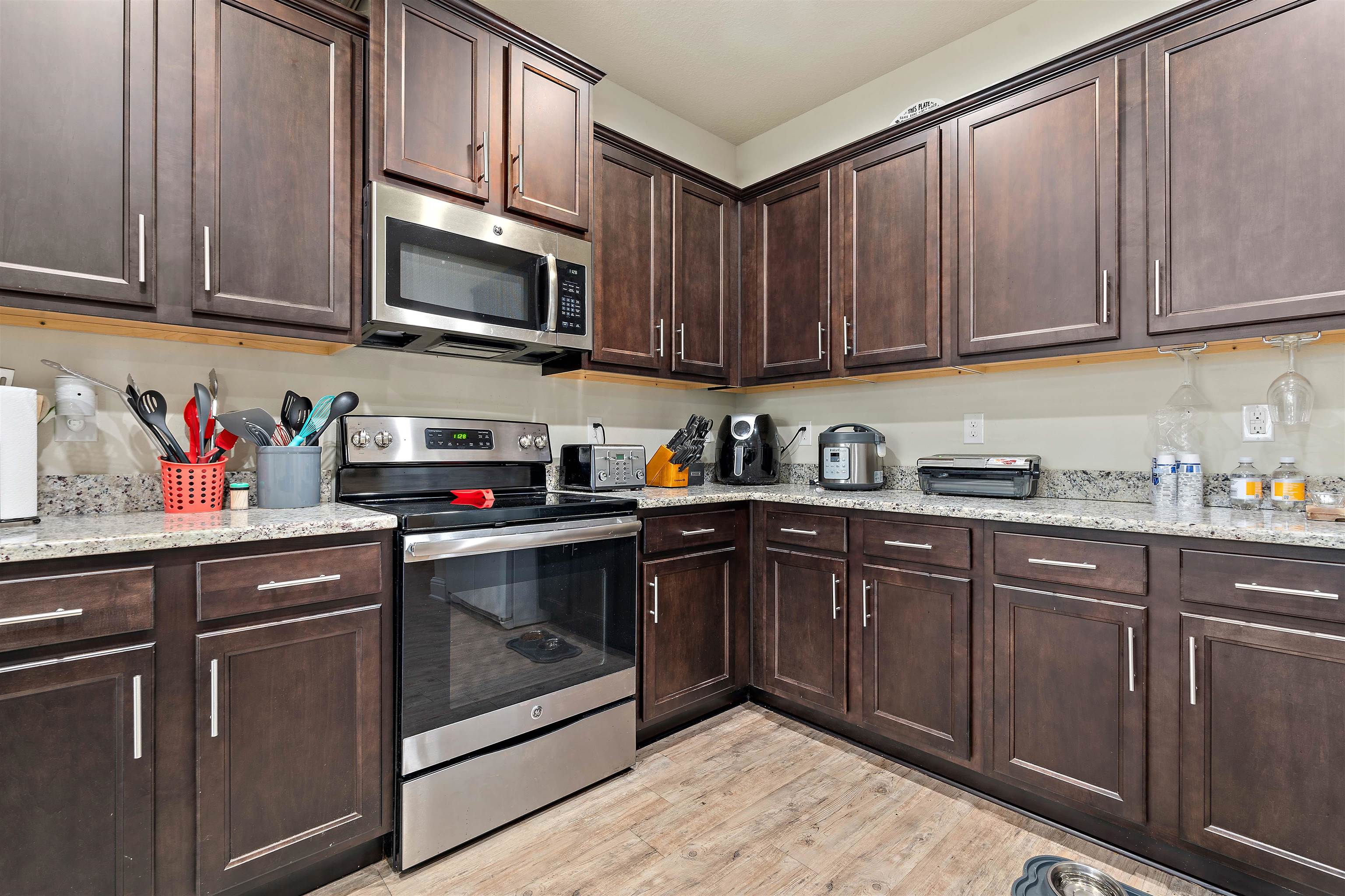 11712 Alameda Court Daphne, AL 36527 - Photo 8 of 27 Kitchen