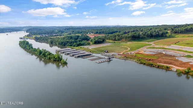 $1,050,000 | 2705 Chestnut Lane, Loudon, TN 37774