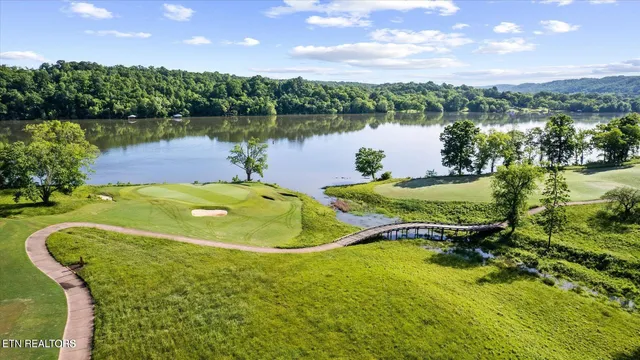 $1,050,000 | 2705 Chestnut Lane, Loudon, TN 37774