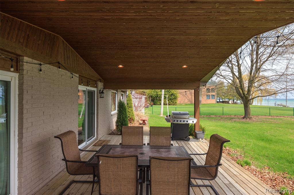 8171 Lakeshore Road Lexington, MI 48450 - Photo 7 of 45