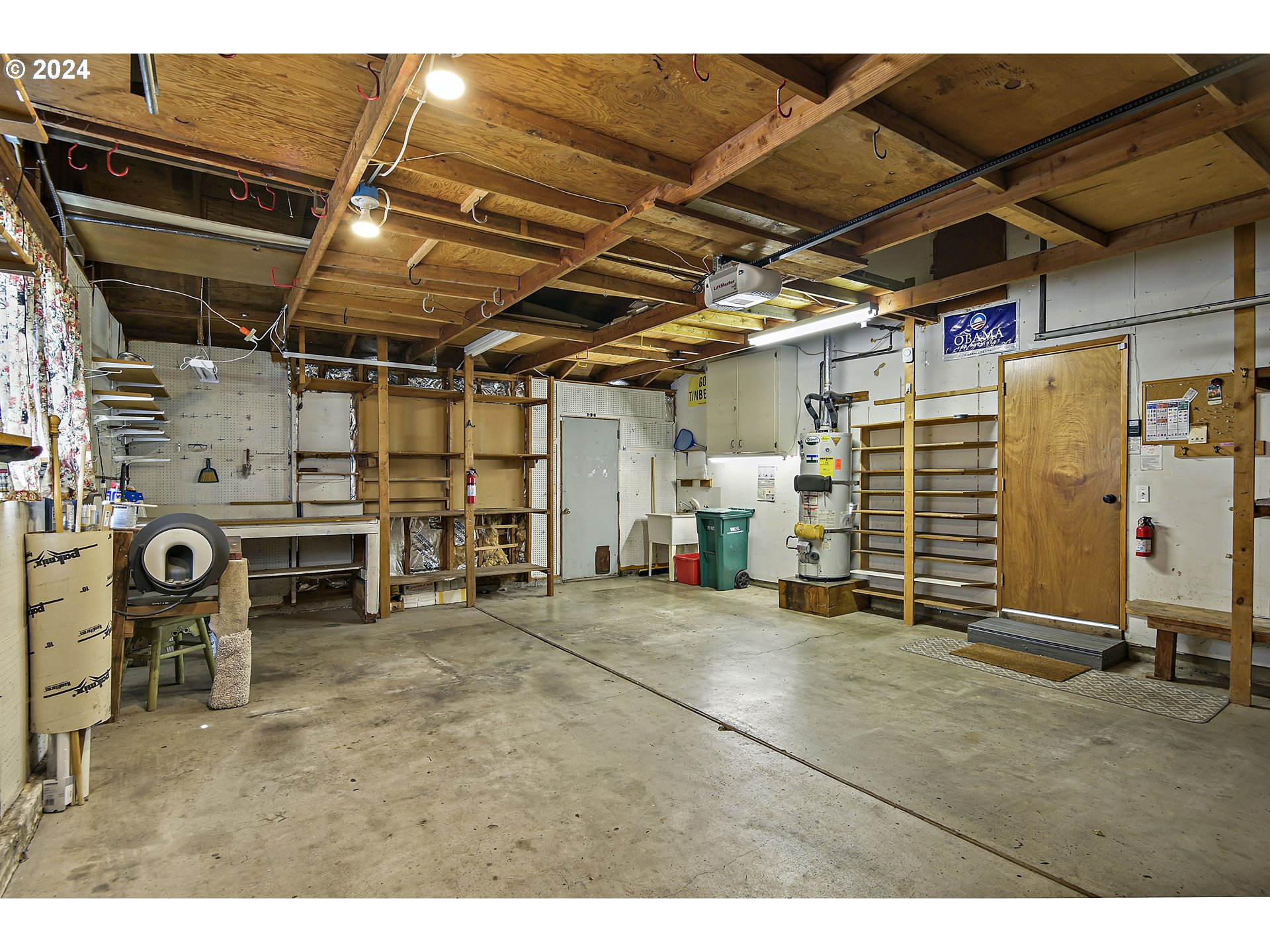 16645 Southwest Rigert Terrace Beaverton, OR 97007 - Photo 33 of 34 Gallery Image 33