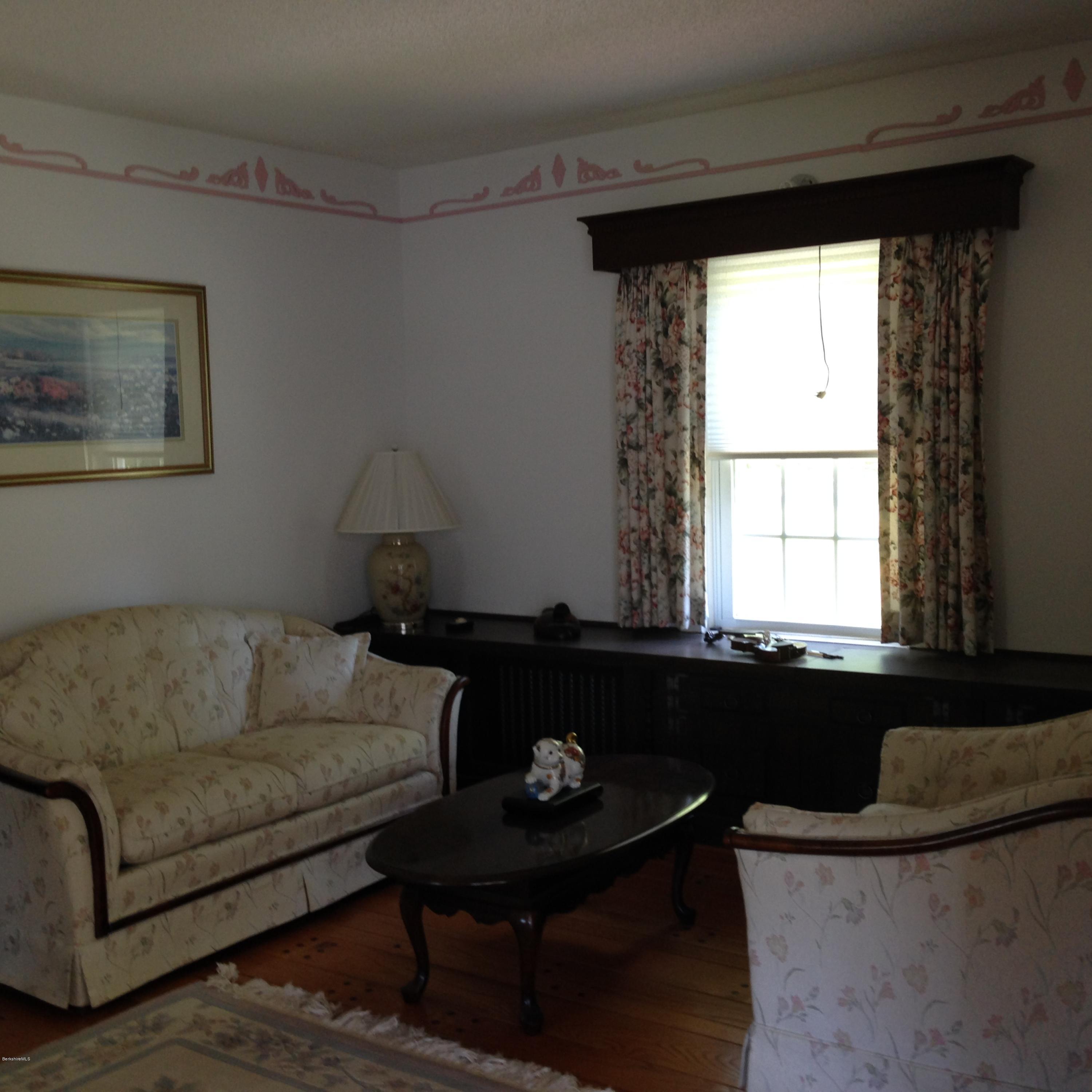 159 Sunset Street Pittsfield, MA 01201 - Photo 13 of 33 living room