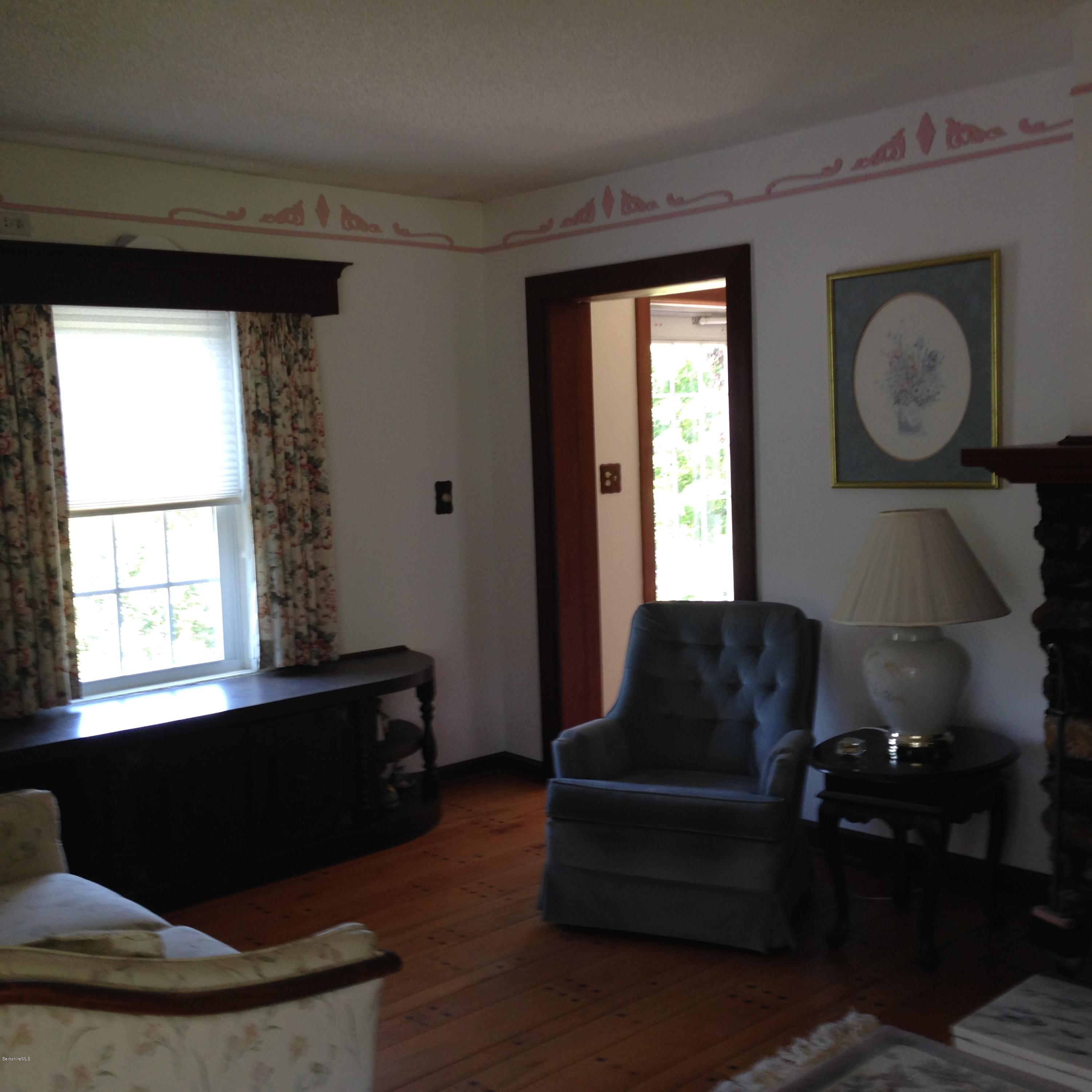 159 Sunset Street Pittsfield, MA 01201 - Photo 14 of 33 living room