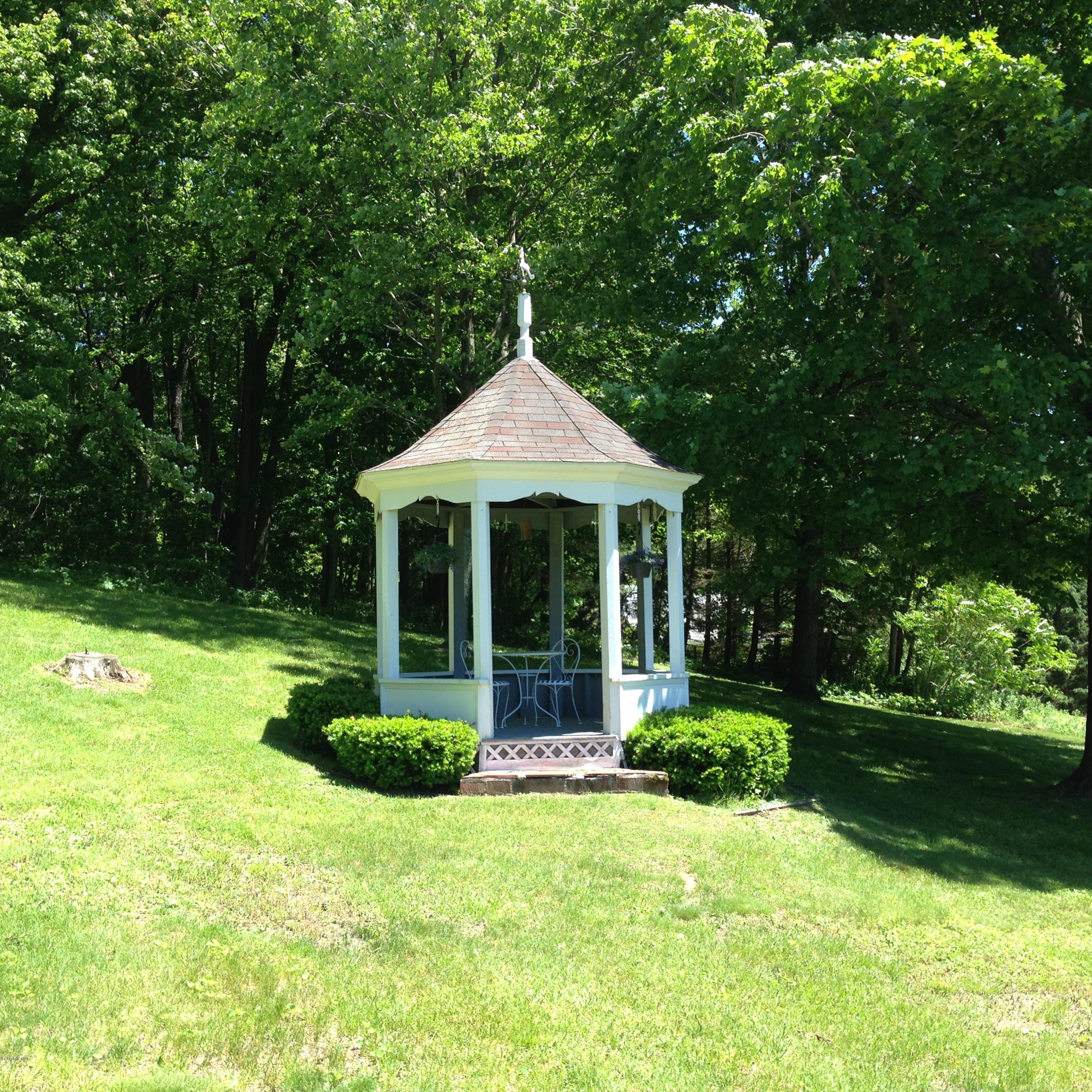 159 Sunset Street Pittsfield, MA 01201 - Photo 18 of 33 IMG_1800
