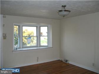 7708 Gilbert Street Philadelphia, PA 19150 - Photo 6 of 12 Living Room