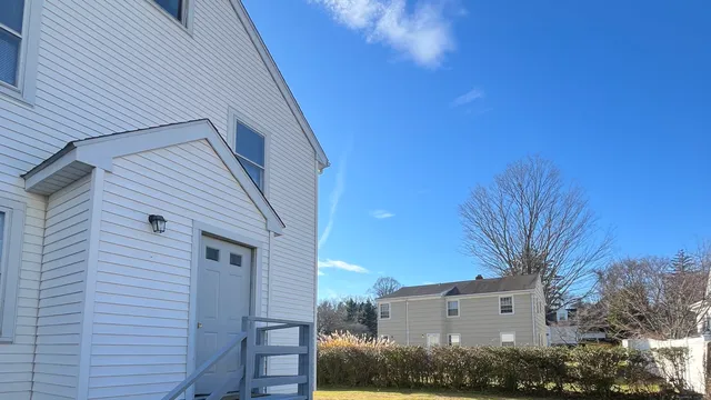 $2,100 | 650 South Pine Creek Road, Fairfield, CT 06824