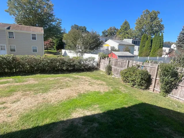 $2,100 | 650 South Pine Creek Road, Fairfield, CT 06824