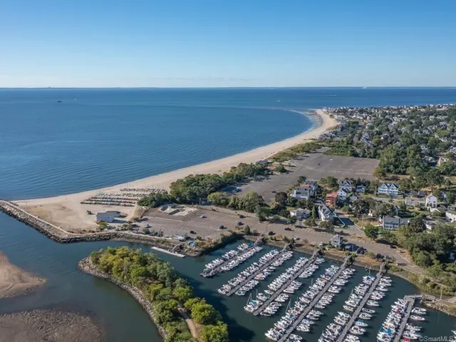 $2,100 | 650 South Pine Creek Road, Fairfield, CT 06824