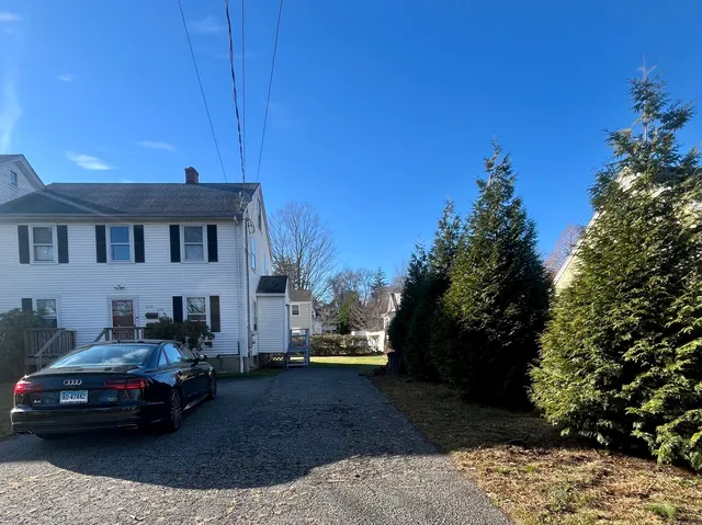 $2,100 | 650 South Pine Creek Road, Fairfield, CT 06824