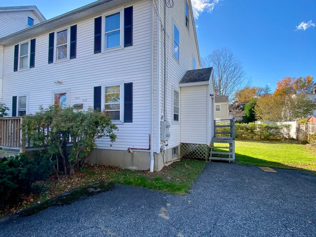 $2,100 | 650 South Pine Creek Road, Fairfield, CT 06824