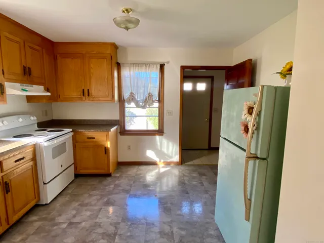 $2,100 | 650 South Pine Creek Road, Fairfield, CT 06824