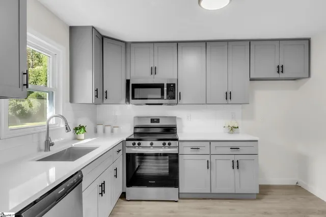 $269,900 | 2020 Bolt Drive, Anderson, SC 29621