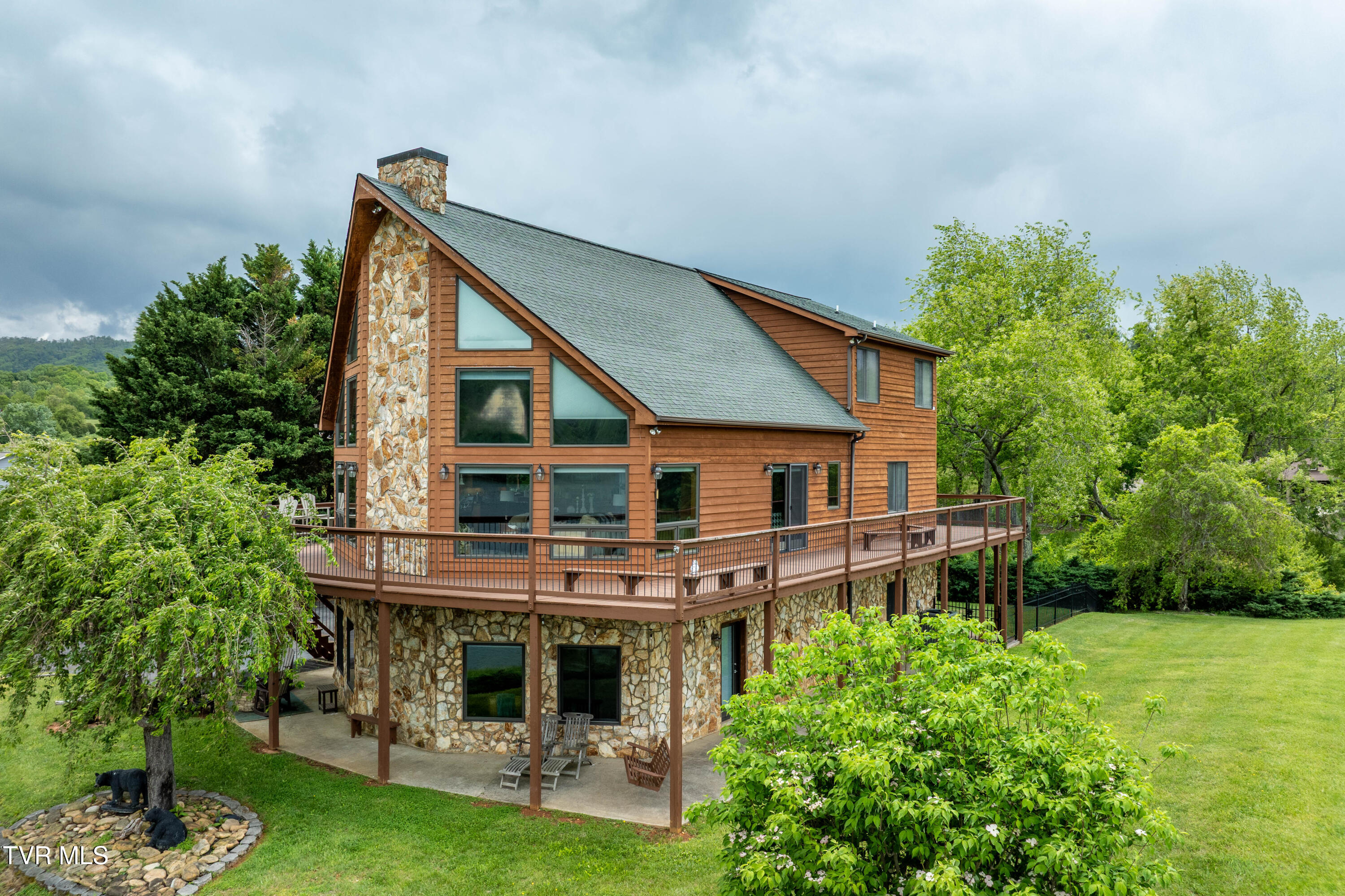 598 Harbor Point Rd (17 of 89)