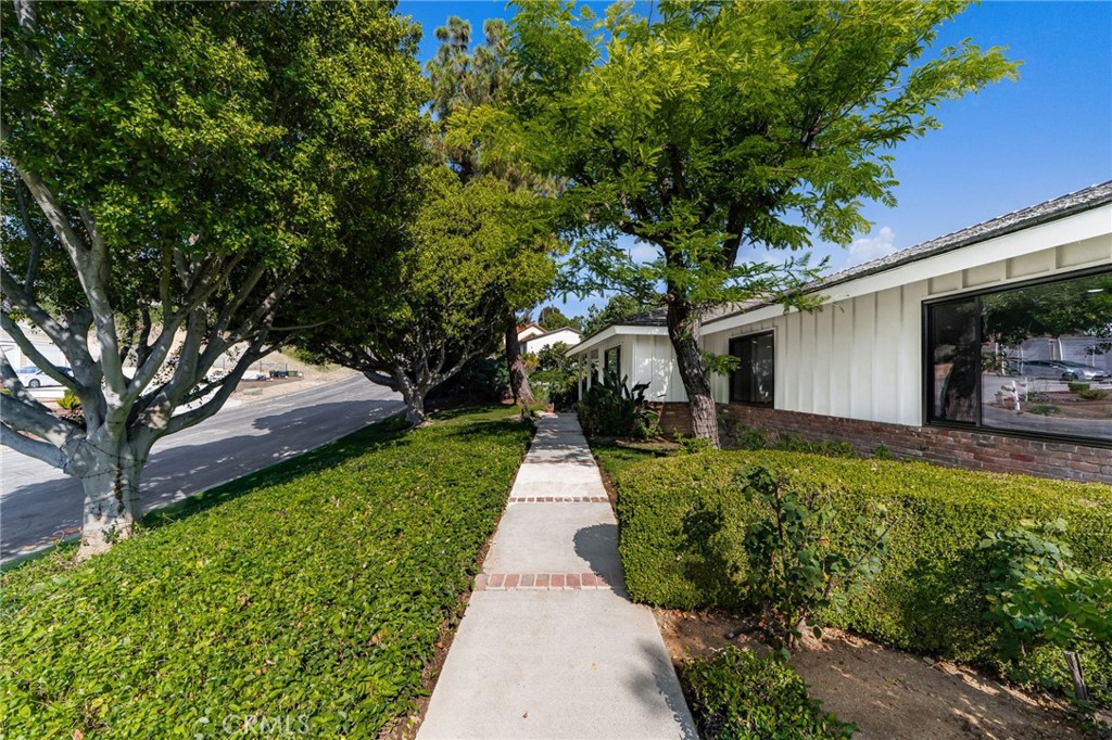 225 Summit Road La Verne, CA 91750 - Photo 32 of 32