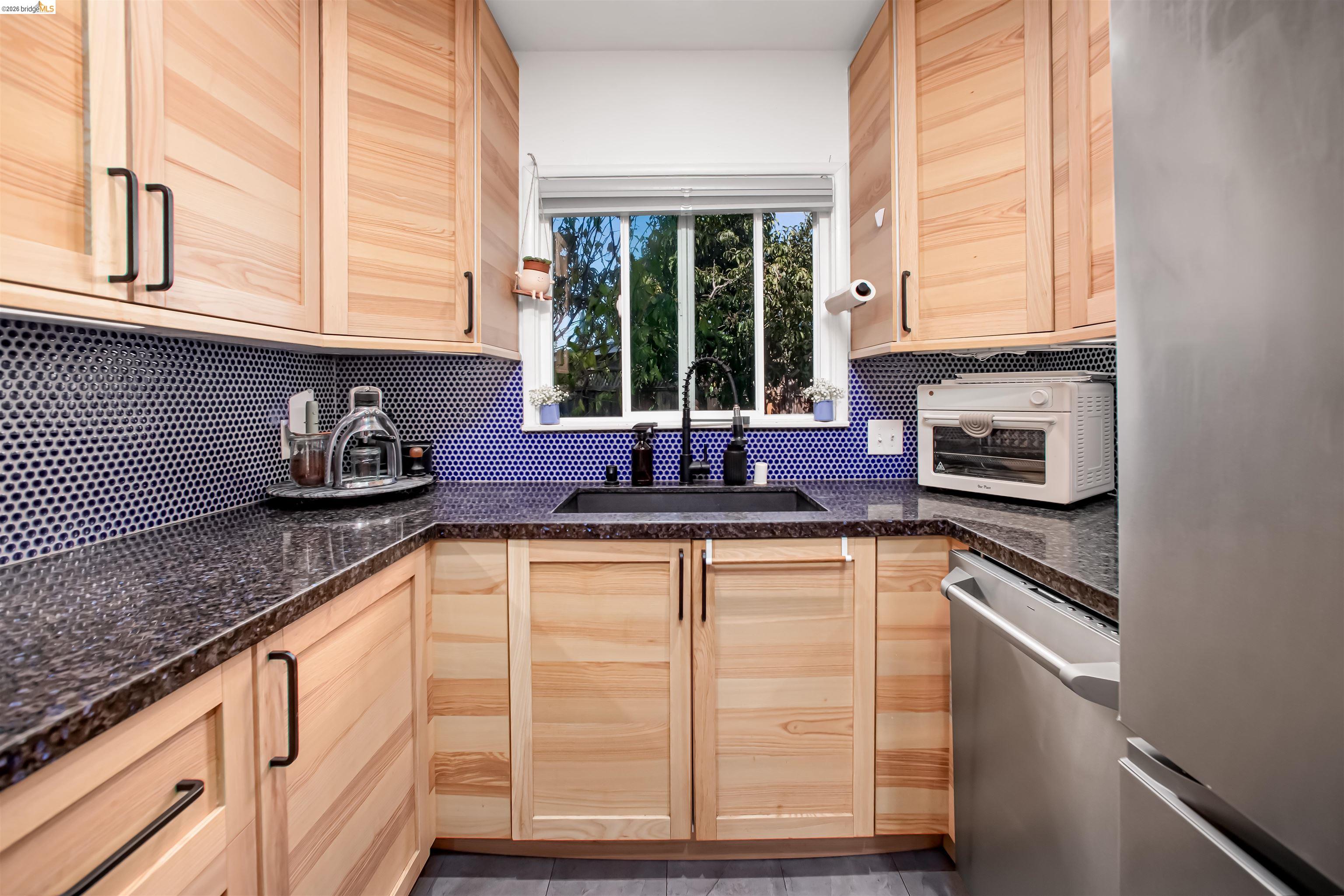 21367 Rizzo Avenue Castro Valley, CA 94546 - Photo 14 of 48 Gallery Image 14