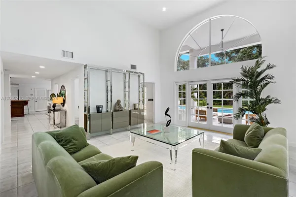 $14,000 | 14850 Old Cutler Road, Palmetto Bay, FL 33158