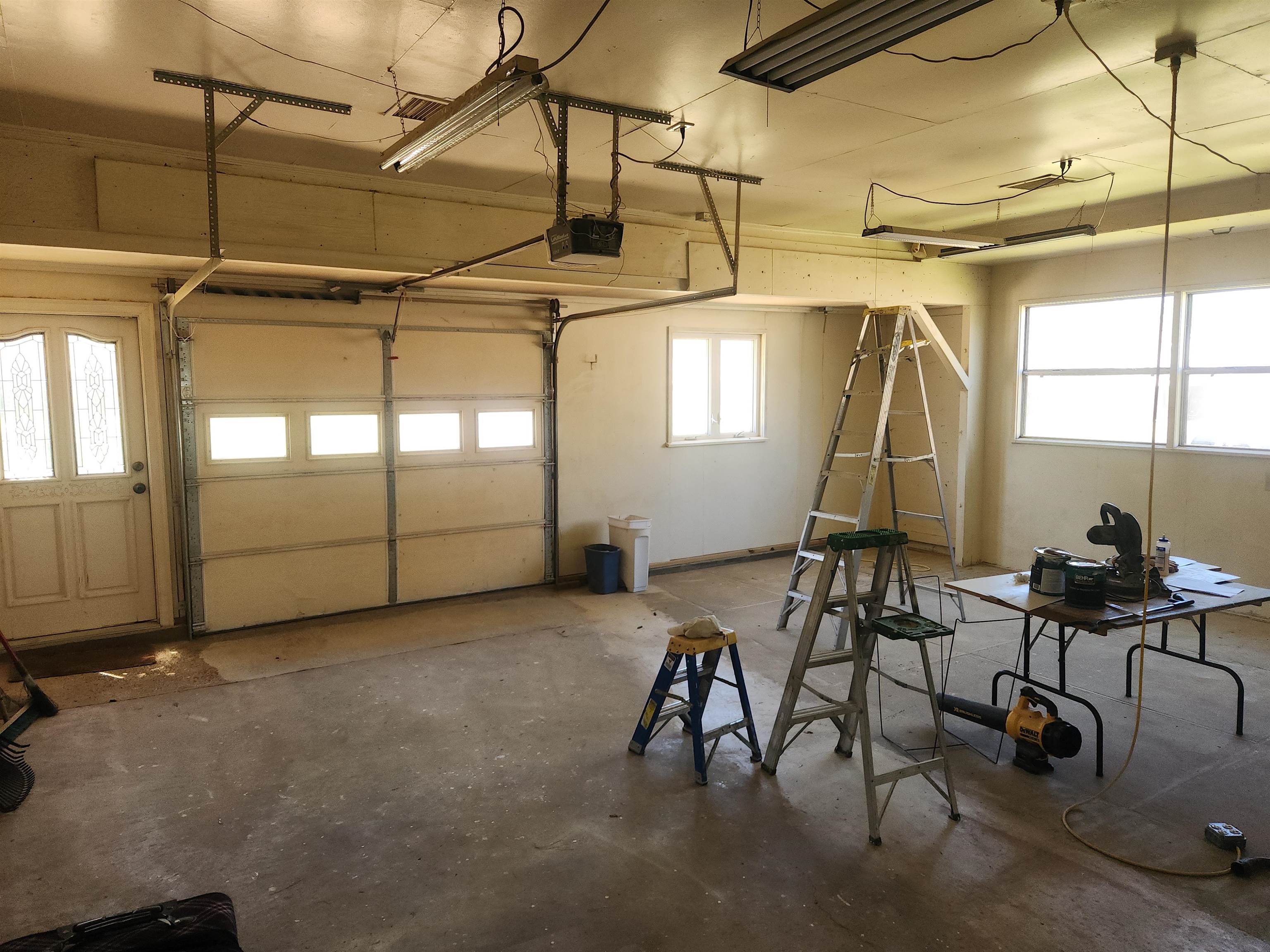 1424 Mullins Station Road Memphis, TN 38134 - Photo 32 of 40 a view of a room with gym equipment