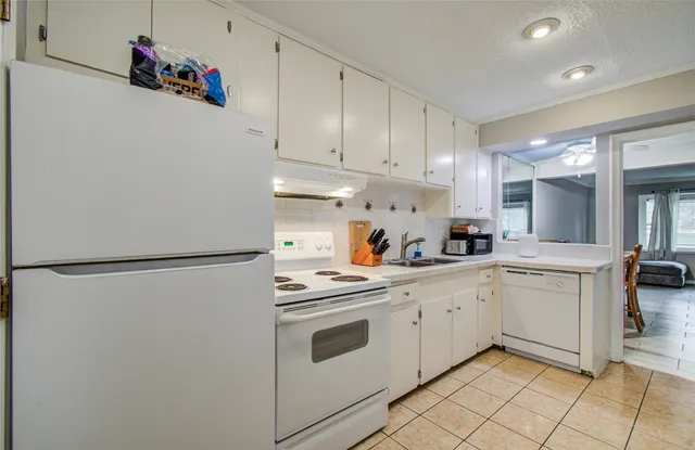 $76,000 | 11609 Chimney Rock Road, Unit B, Houston, TX 77035