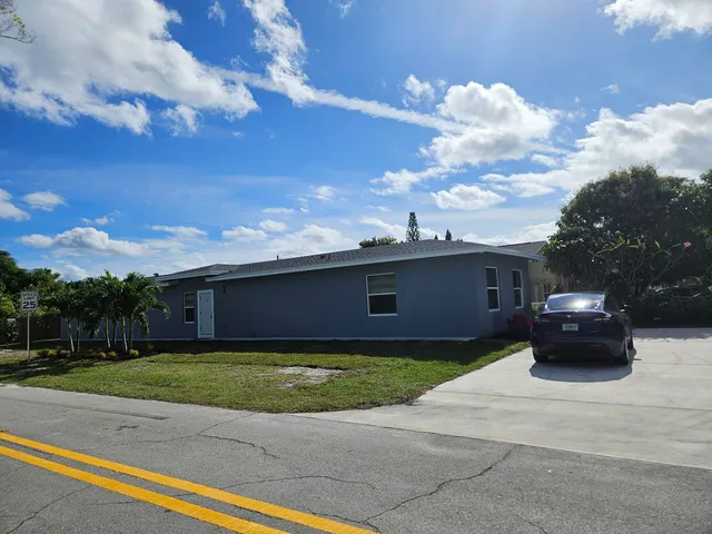$3,900 | 100 Dover Street, Boca Raton, FL 33487