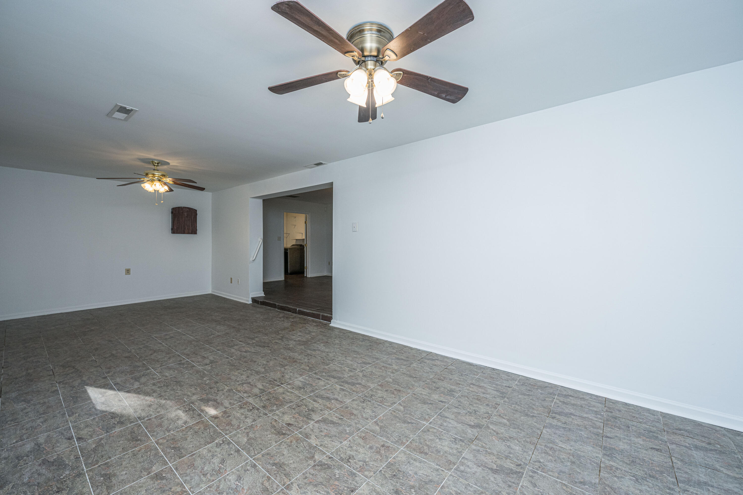 1563 North Relyea Avenue Charleston, SC 29412 - Photo 33 of 45 1563RelyeaAve017
