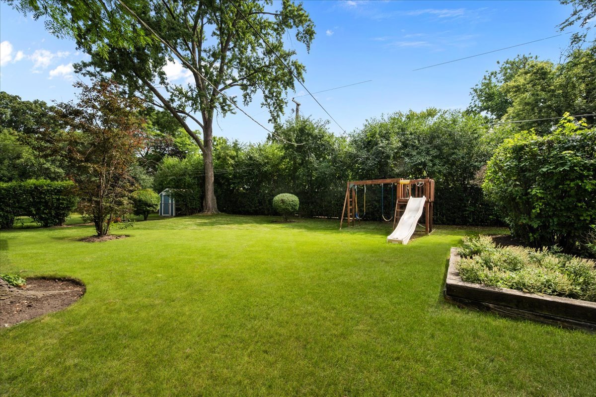 1115 Kenton Road Deerfield, IL 60015 - Photo 28 of 30 a garden view