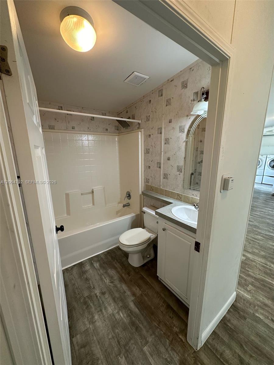 11832 Leeward Place, Unit H Boca Raton, FL 33428 - Photo 18 of 35 Gallery Image 18