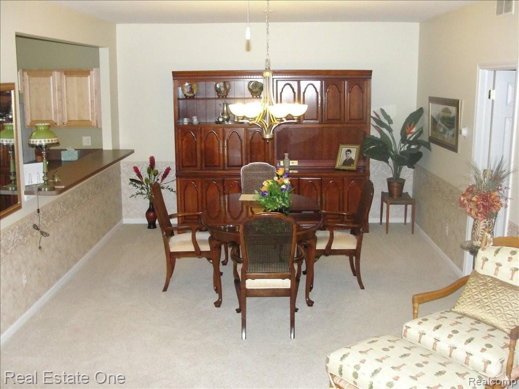 1843 Flagstone Circle, Unit 154 Rochester, MI 48307 - Photo 7 of 20 Dining Room