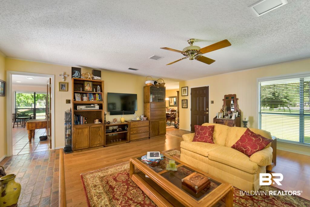 21805 Linn Ridge Drive Fairhope, AL 36532 - Photo 11 of 27 Living Room