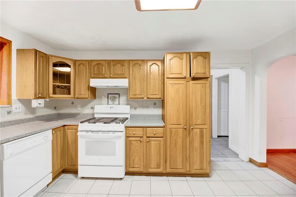 449 57th Street Brooklyn, NY 11220 - Photo 8 of 24