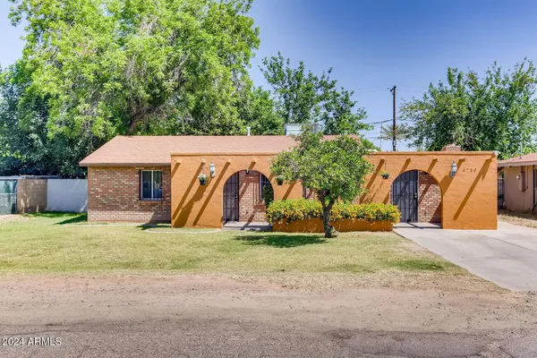 $2,100 | 6730 West Flynn Lane, Glendale, AZ 85303