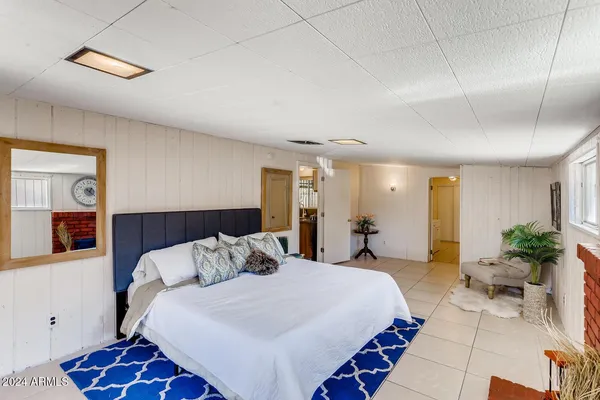 $2,100 | 6730 West Flynn Lane, Glendale, AZ 85303