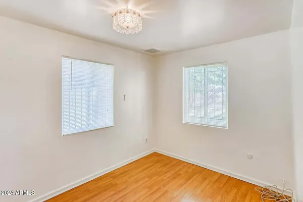 $2,100 | 6730 West Flynn Lane, Glendale, AZ 85303