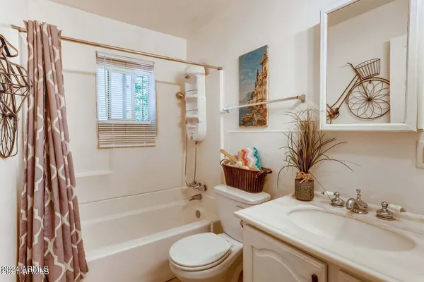 $2,100 | 6730 West Flynn Lane, Glendale, AZ 85303