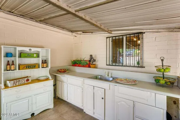 $2,100 | 6730 West Flynn Lane, Glendale, AZ 85303