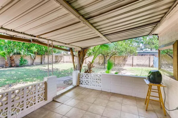 $2,100 | 6730 West Flynn Lane, Glendale, AZ 85303