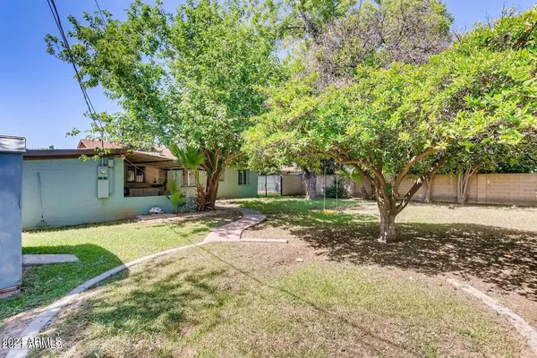 $2,100 | 6730 West Flynn Lane, Glendale, AZ 85303