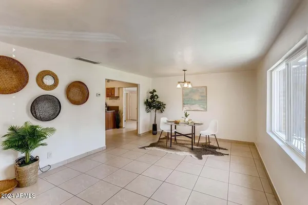 $2,100 | 6730 West Flynn Lane, Glendale, AZ 85303