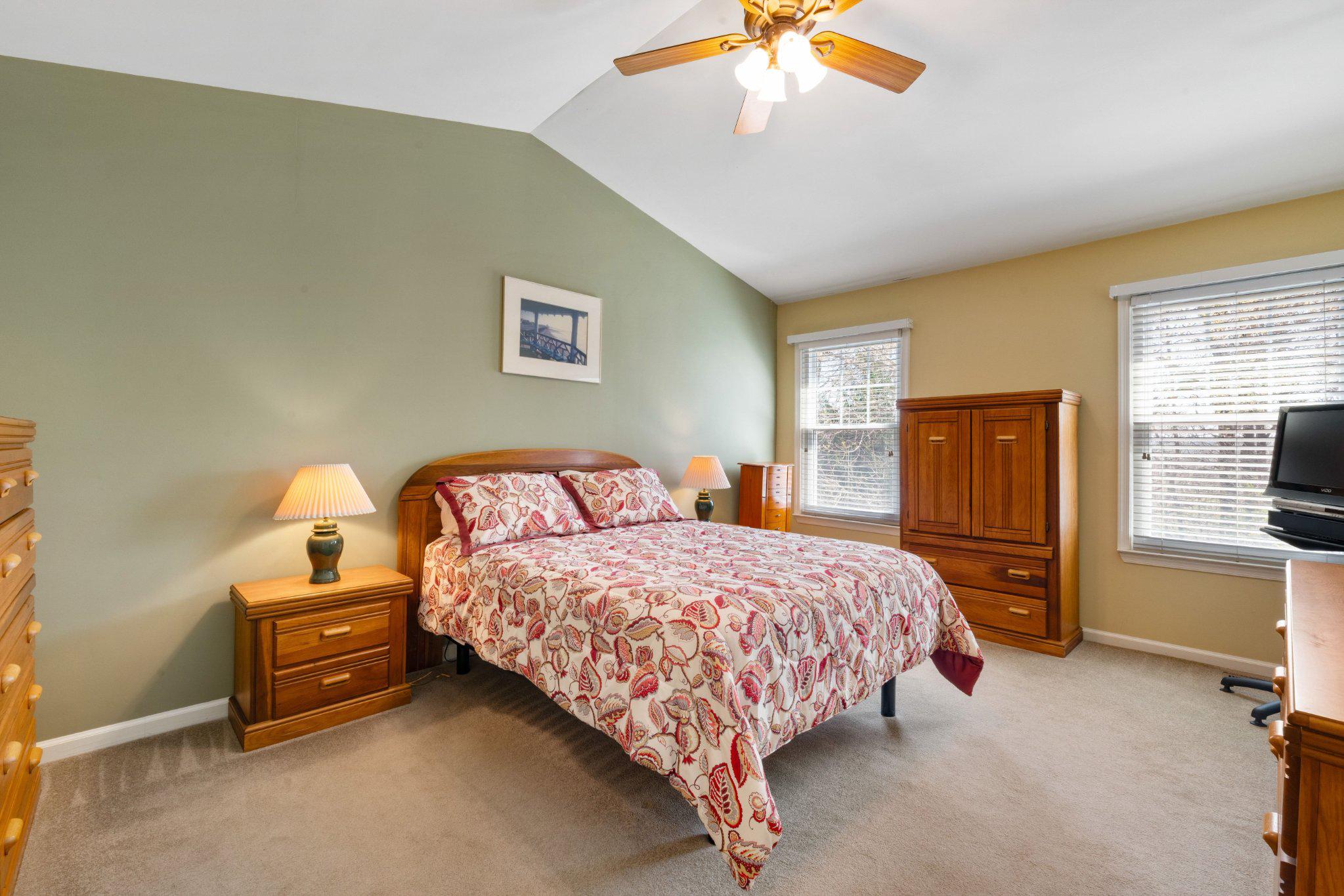 136 Sunnyhill Drive Exton, PA 19341 - Photo 19 of 37 Primary suite with vaulted ceilings