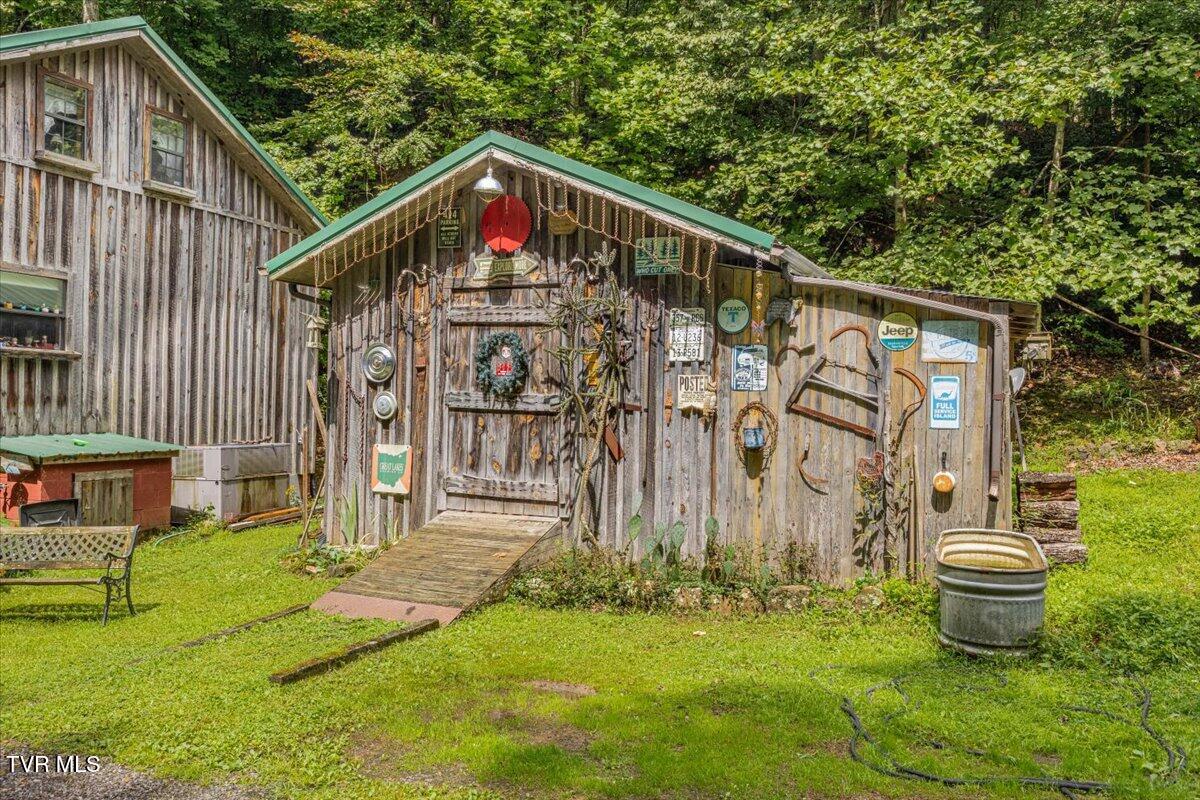 415 Stone Mountain Road Bulls Gap, TN 37711 - Photo 4 of 40 04-128A4606