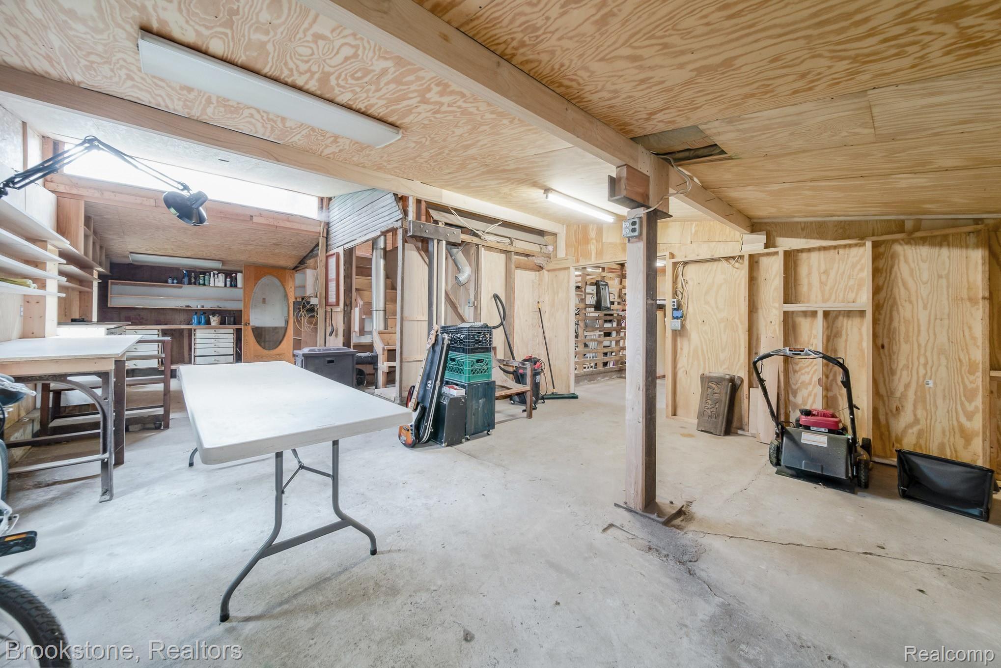 890 Bloomer Road Rochester, MI 48307 - Photo 33 of 34 890 Bloomer_51.jpg